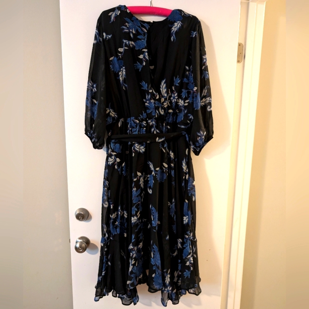 NWT flowy dress with pockets